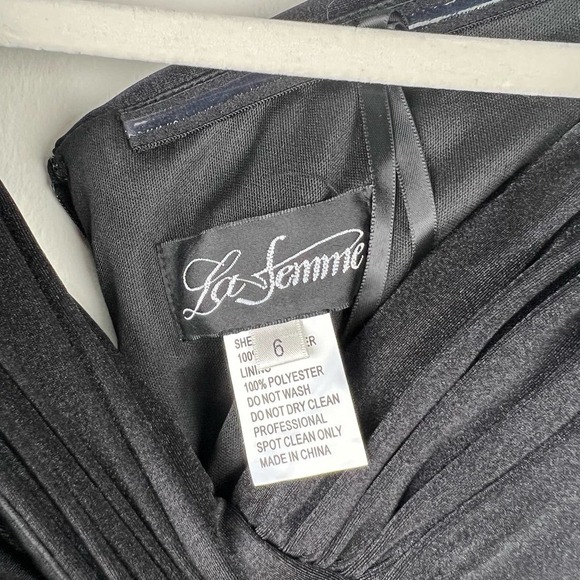 NEW La Femme Off the Shoulder Net Jersey Maxi Dress Size 6 Wedding Gown - Picture 5 of 7